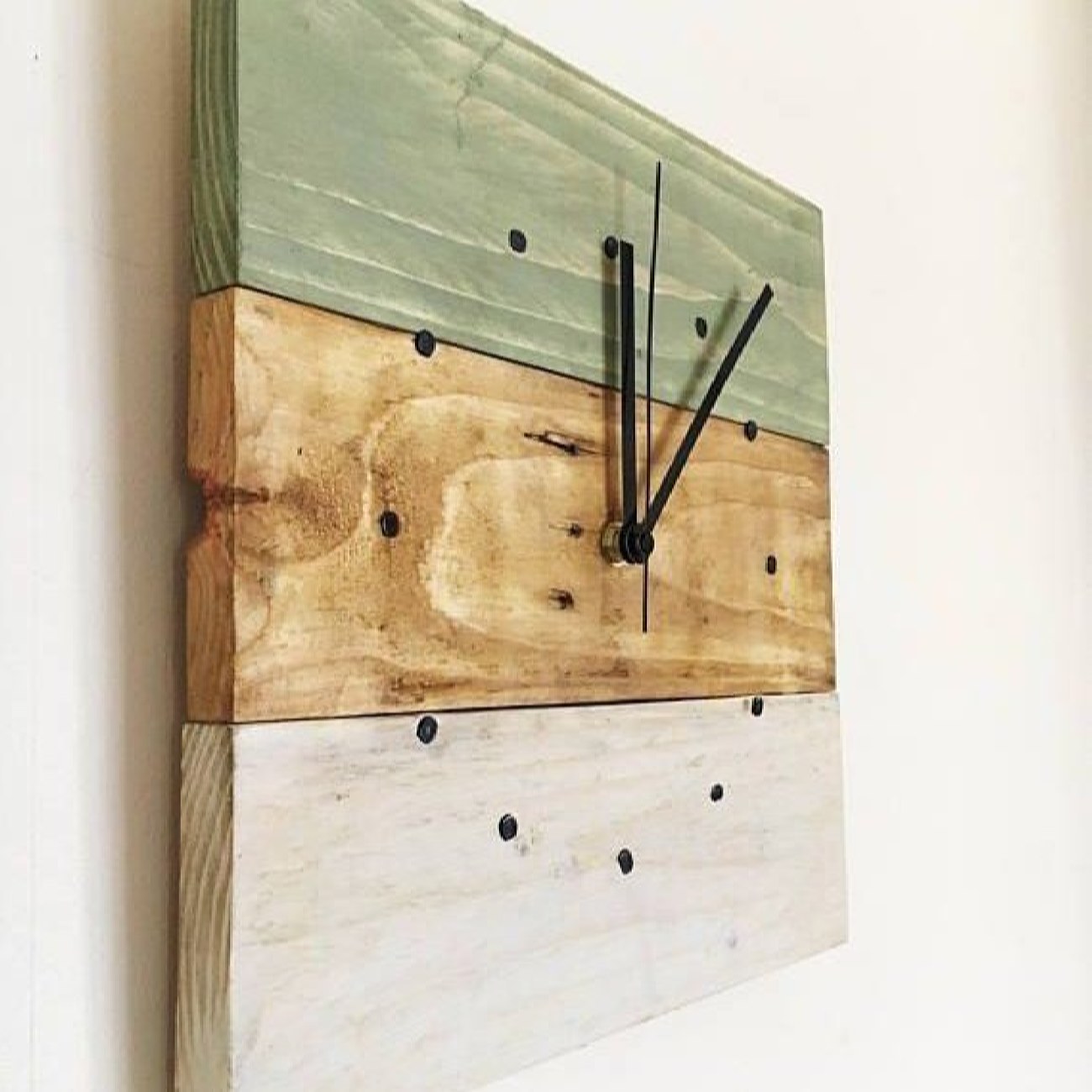Houten Wandklok Handgemaakt met Stil Continu-Zwevend Mechanisme