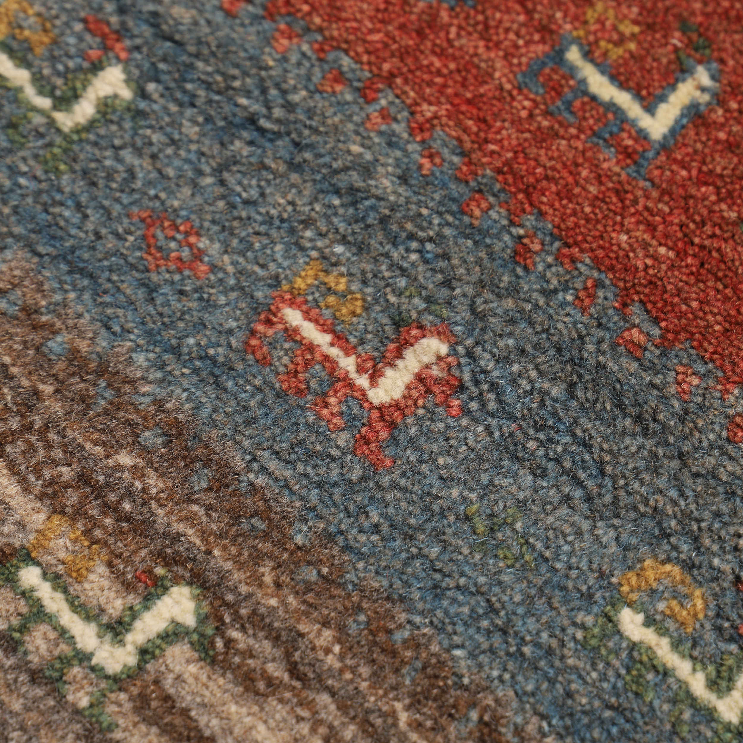 Handgeknoopt Perzisch gestreept Gabbeh tapijt met dierenmotieven – Rood, Wol