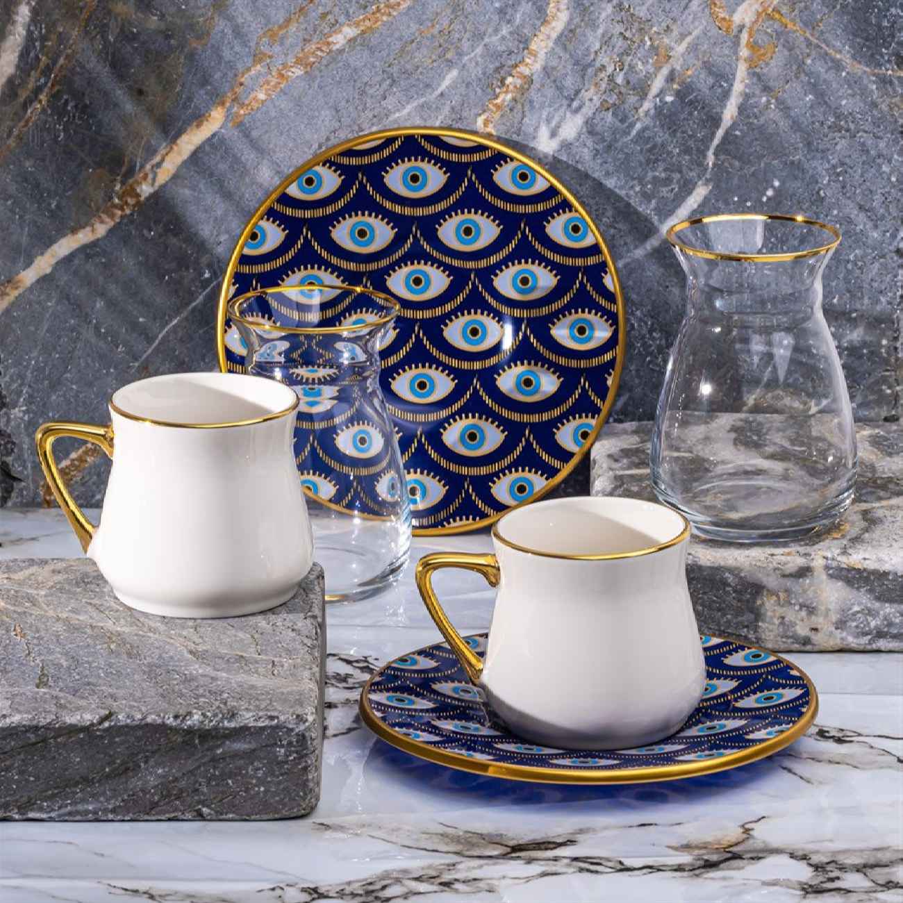 Artistiek Porseleinen Theeservies – Blauw Boze Oog