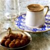 Artistiek Porseleinen Theeservies – Blauw Boze Oog