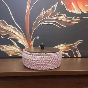Gehaakte Mand met Houten Deksel – Roze