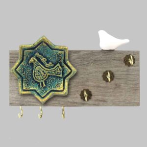 Decoratieve Muur Sleutelhouder voor een Mooi & Georganiseerd Huis met Tegel en Vogel Ontwerp