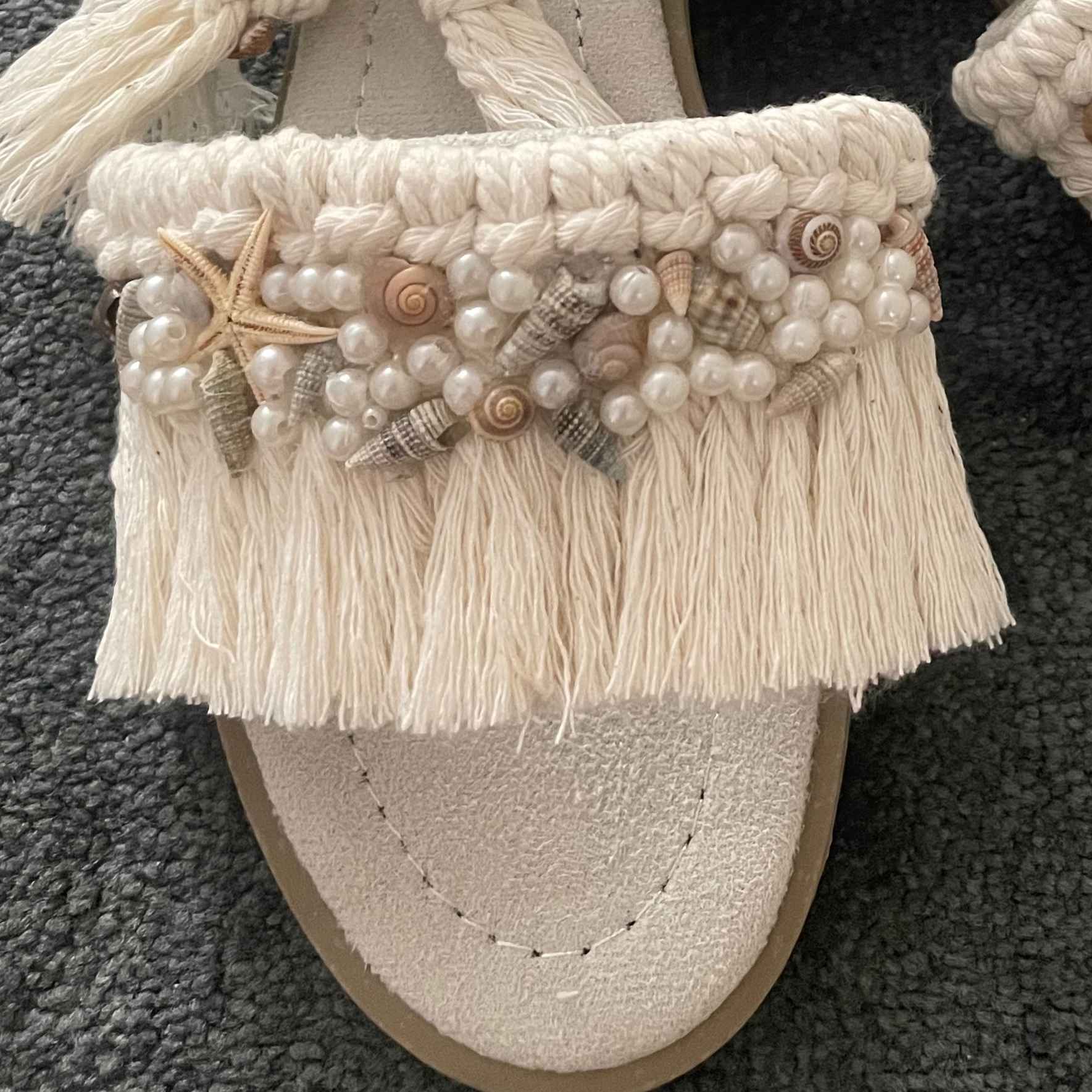 Macramé Sandalen in Crème met Schelp Ontwerp – Boho Stijl voor de Zomer