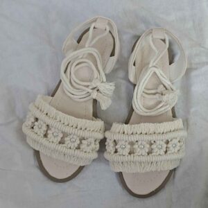 Macramé Sandalen met Bloesem Ontwerp – Handgemaakt Schoeisel voor de Zomer