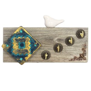 Decoratieve Muur Sleutelhouder voor Uw Woondecoratie met Tegel en Vogel Ontwerp