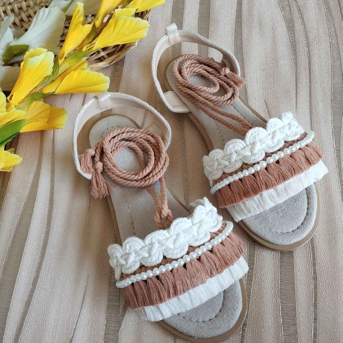 Macramé Sandalen met Bandjes – Boho Stijl met Parel Ontwerp