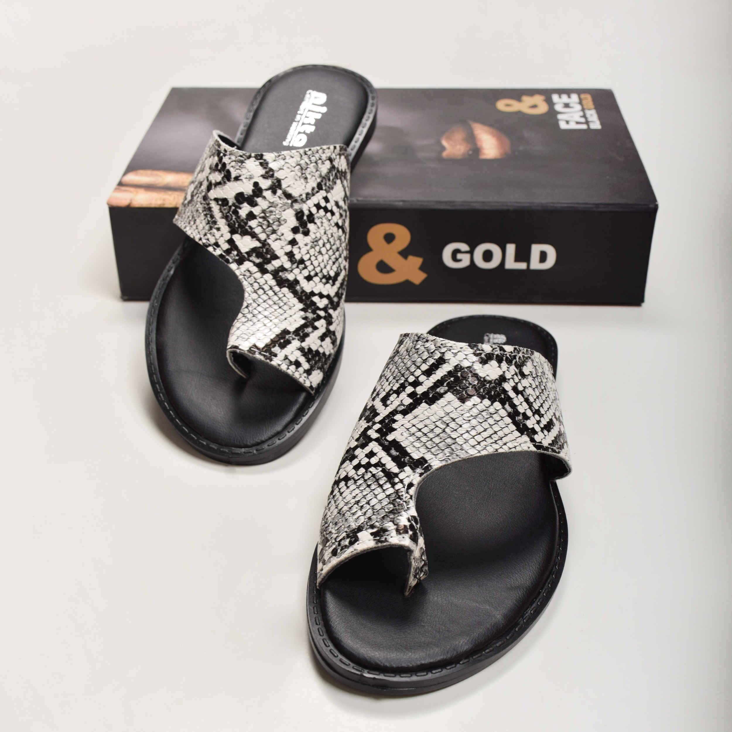 Zwarte Teenring Pantoffels – Lichtgewicht Vakantie slippers