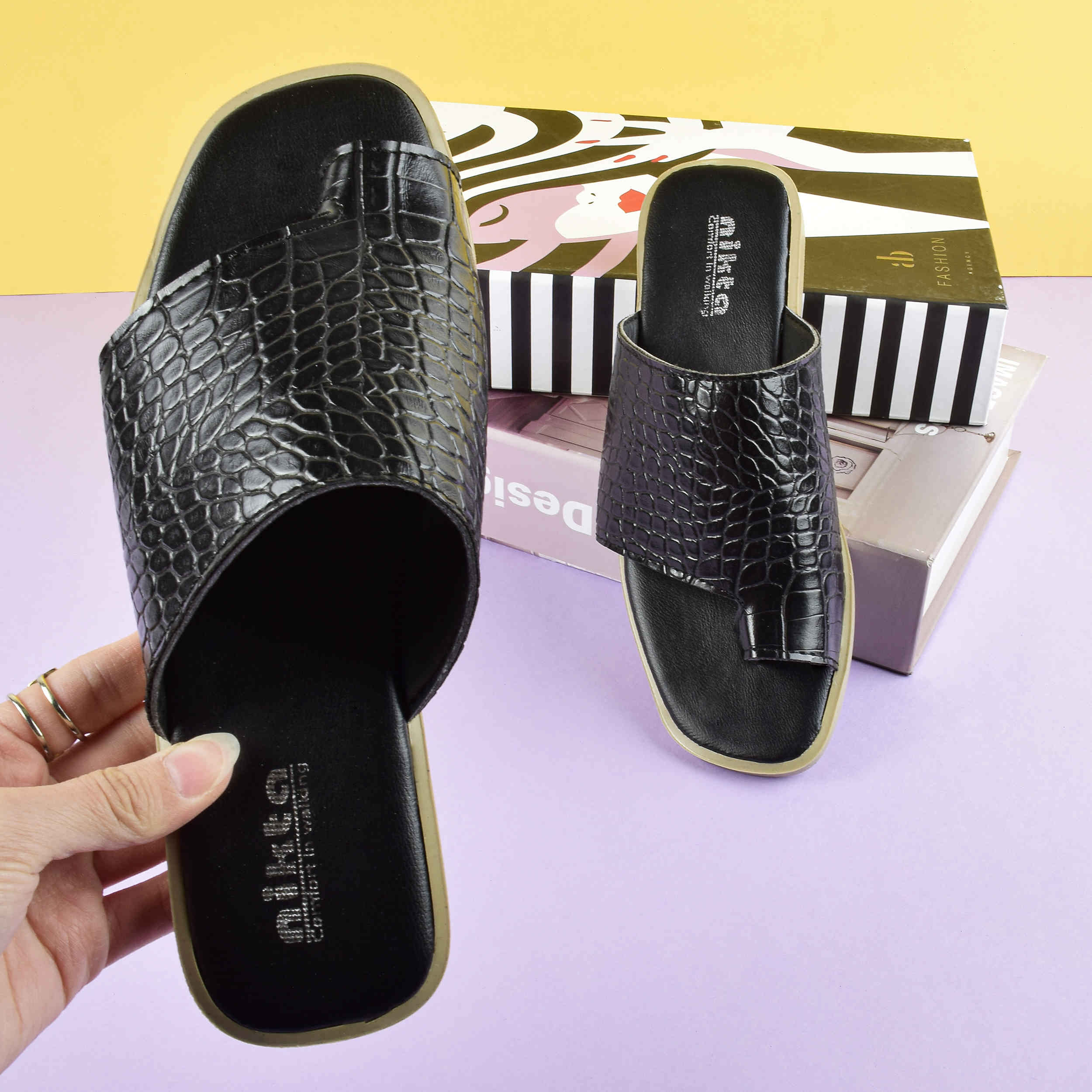 Leren Teenslipper met Slangenhuid Design – Zwart