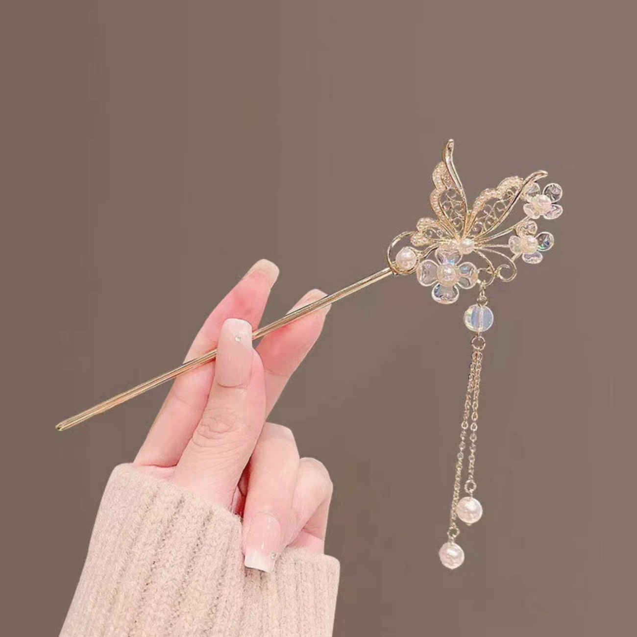 Dames Haarclip – Kanzashi Model – Bloem Ontwerp en Hangende Vlinder