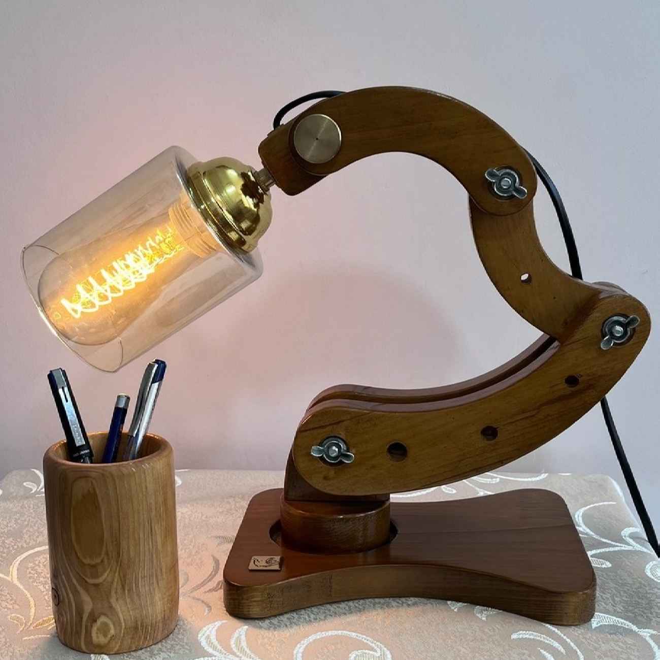 Trendy Houten Verstelbare Bureaulamp – Ideale Verlichtingsoploop voor Werk en Studie