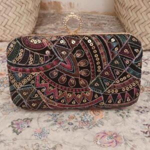 Geborduurde fluwelen clutch geometrisch zwart