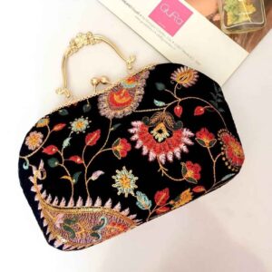 Geborduurde fluwelen clutch paisley zwart