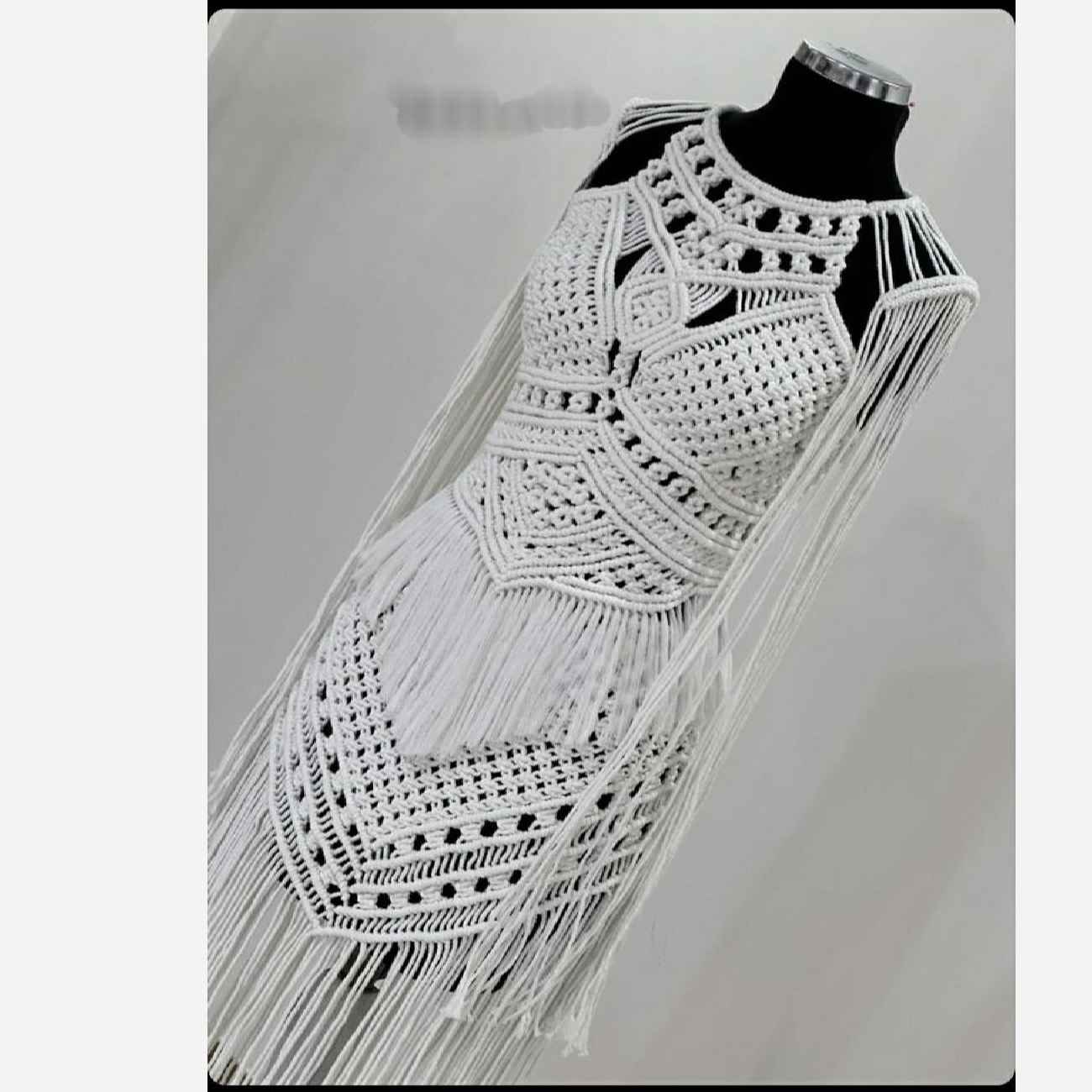 Handgemaakte macramé jurk – Witte Zomerstijl