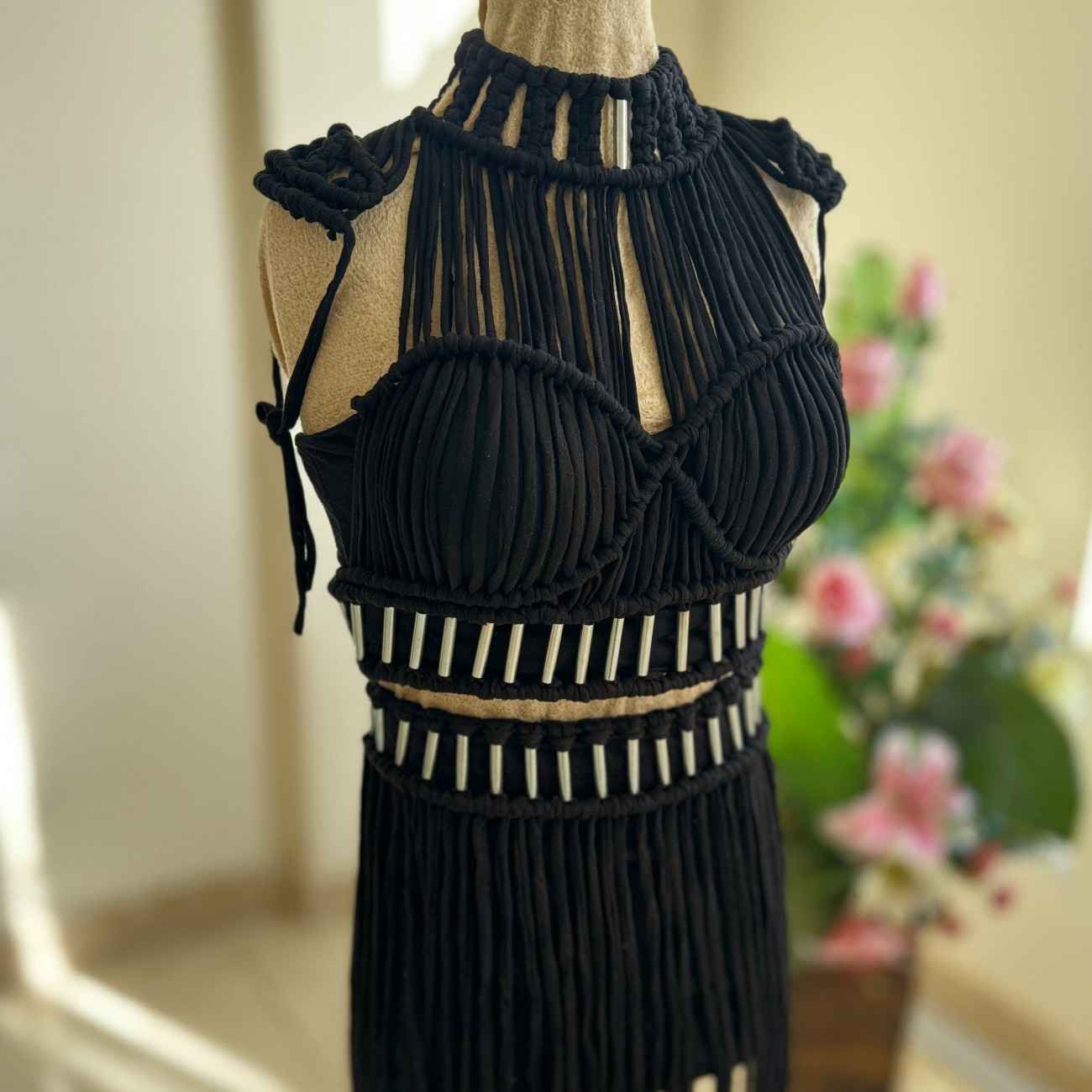 Handgemaakte macramé jurk – Crop top & rok Zwart