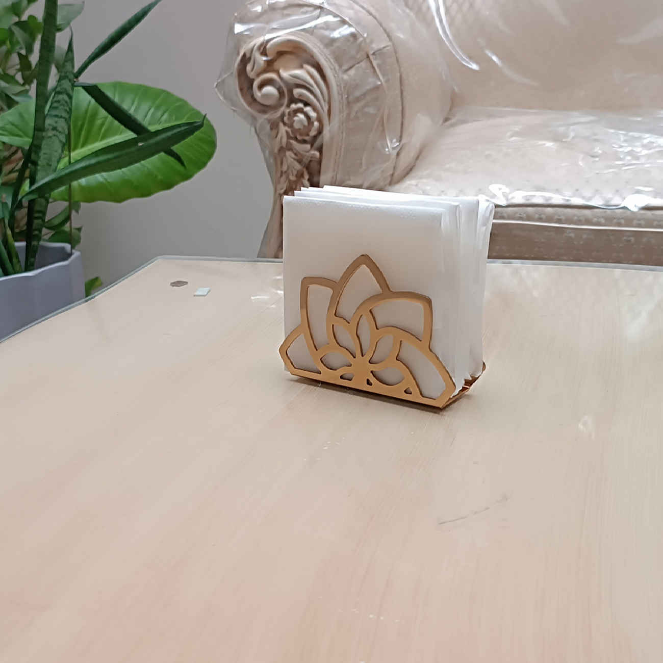 Metalen tissuehouder – Gouden Bloemmotief Organizer