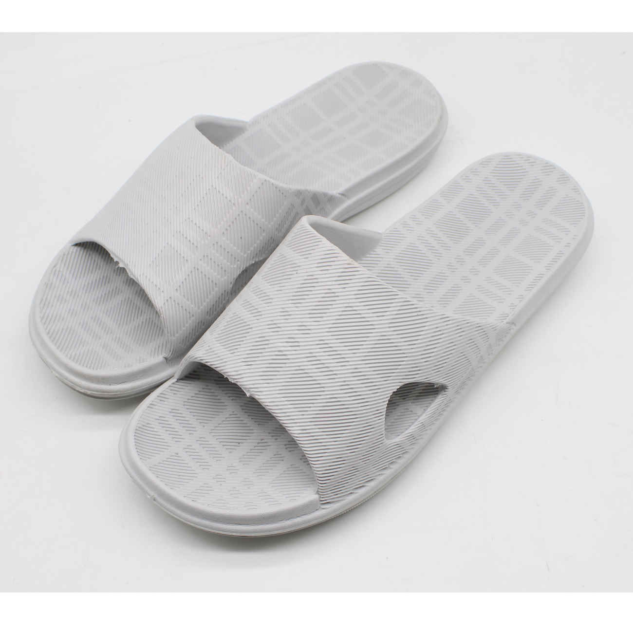 Nikta Cloud Slippers – Gewichtloze Witte Slippers