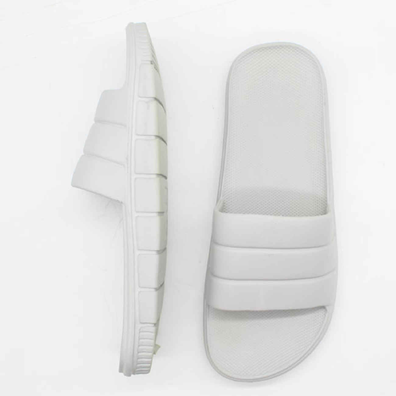 Nikta Soft Slider – Wit Lichtgewicht Comfort