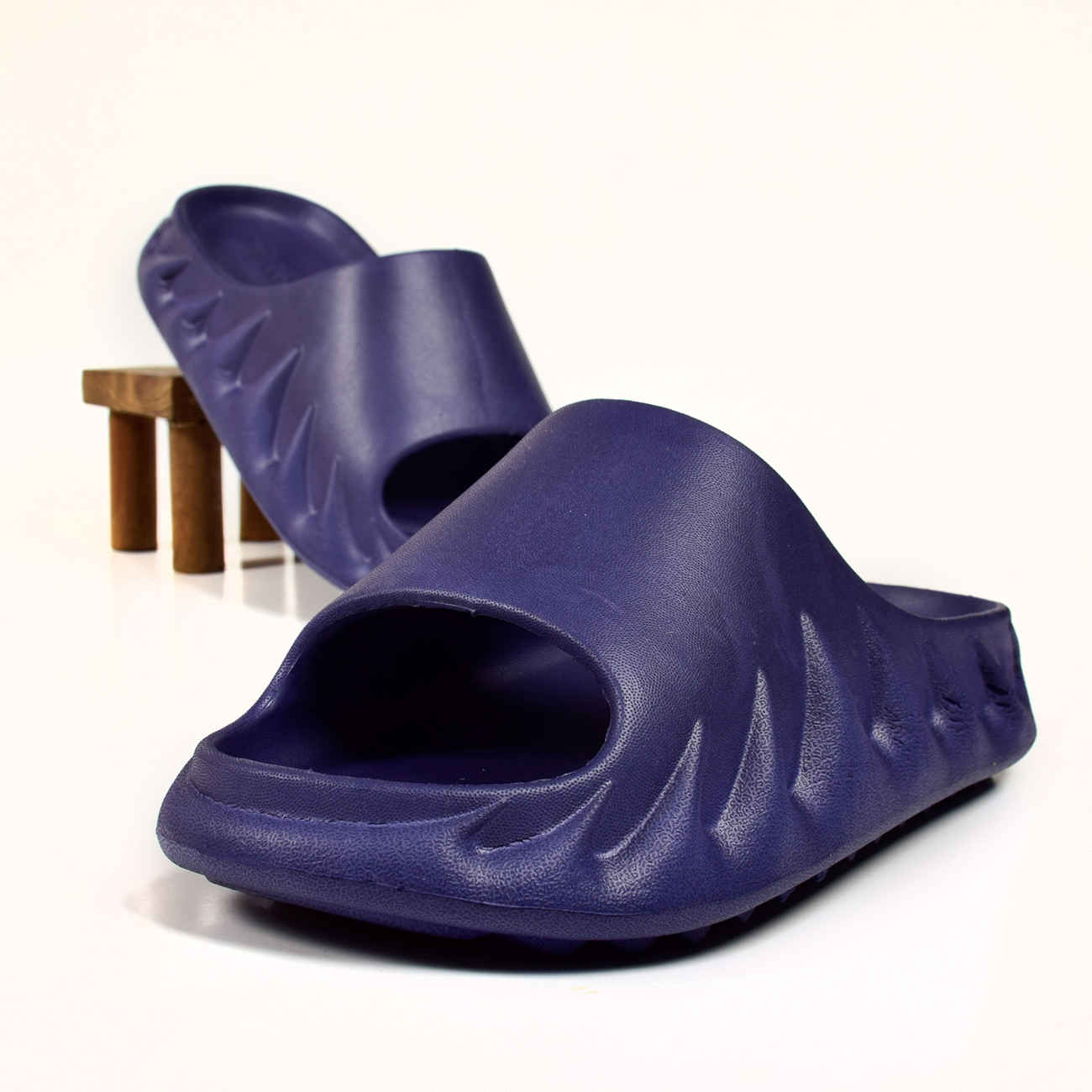 Nikta Cloud Slippers – Navy Blauwe Instapslippers