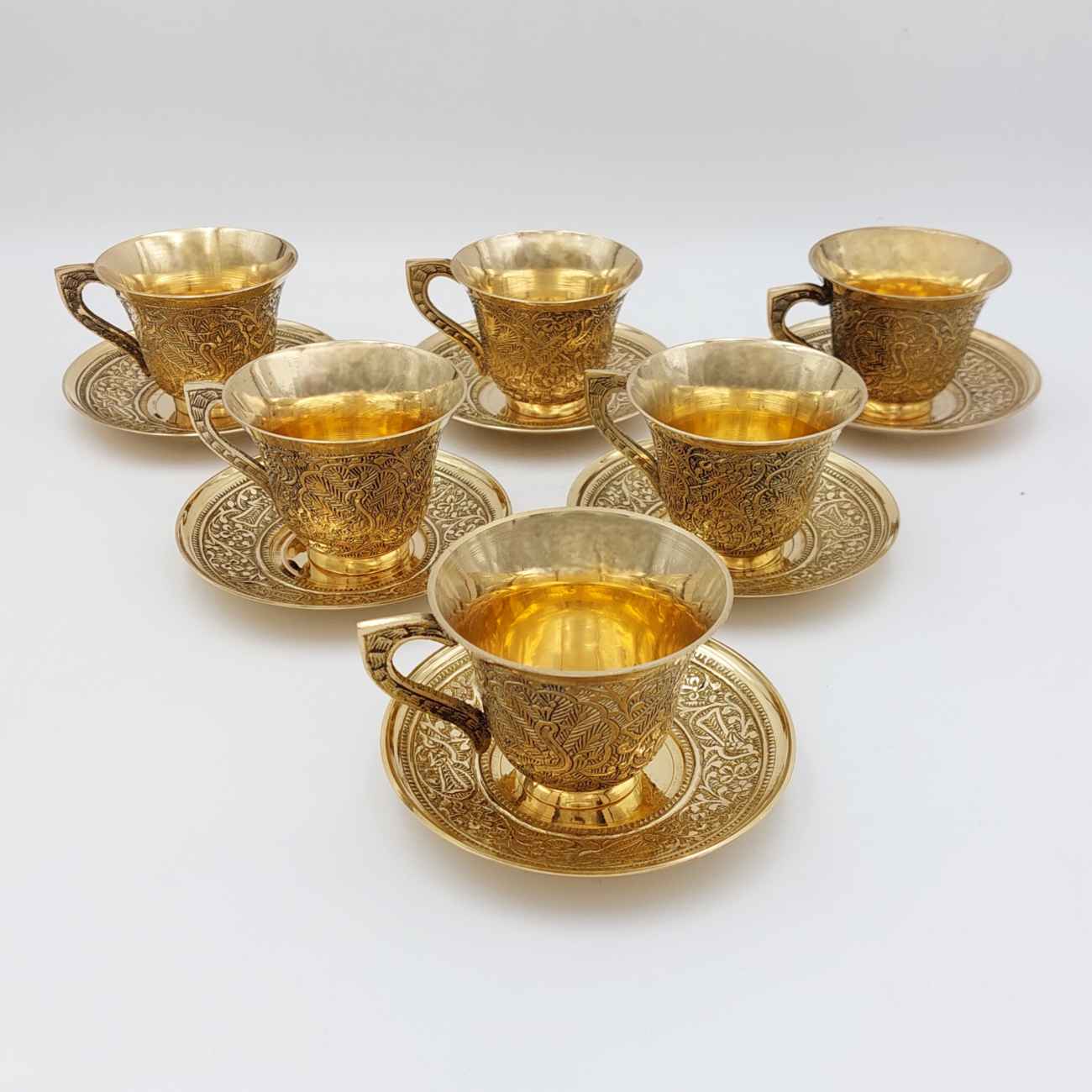 Perzische Messing Theekop & Schotel Set met Pauw Ontwerp in Goud (x6)