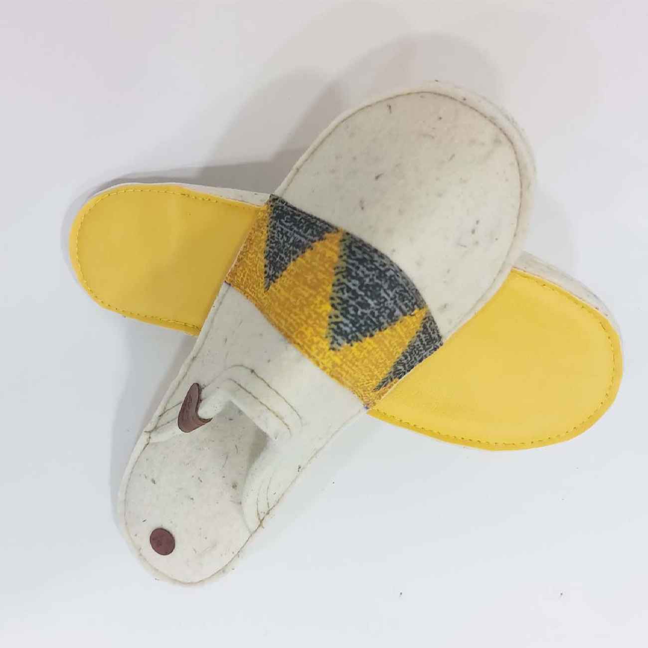 Perzische handgemaakte wollen pantoffels – geometrisch design