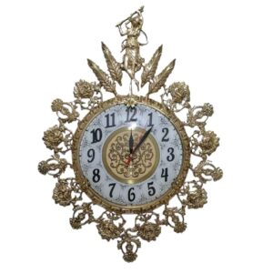 Gepolijste Messing Wandklok met Ingewikkelde Details voor Elegante Ruimtes