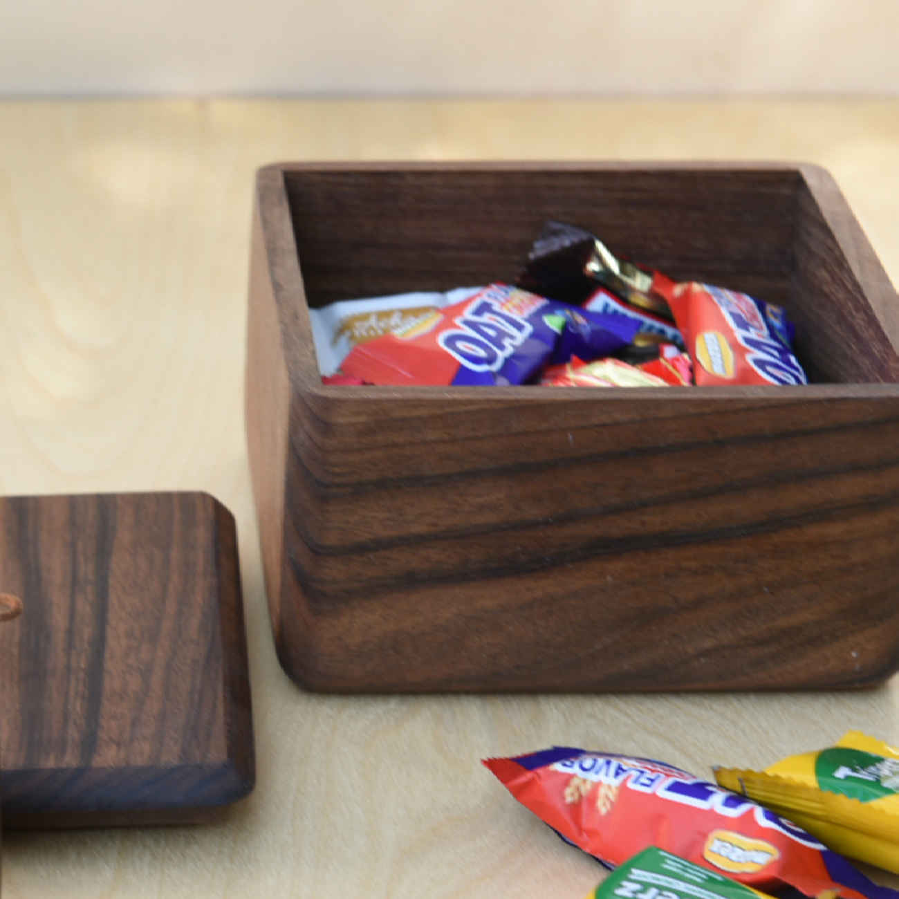 Houten Snoepschaal – Functionaliteit en Elegantie