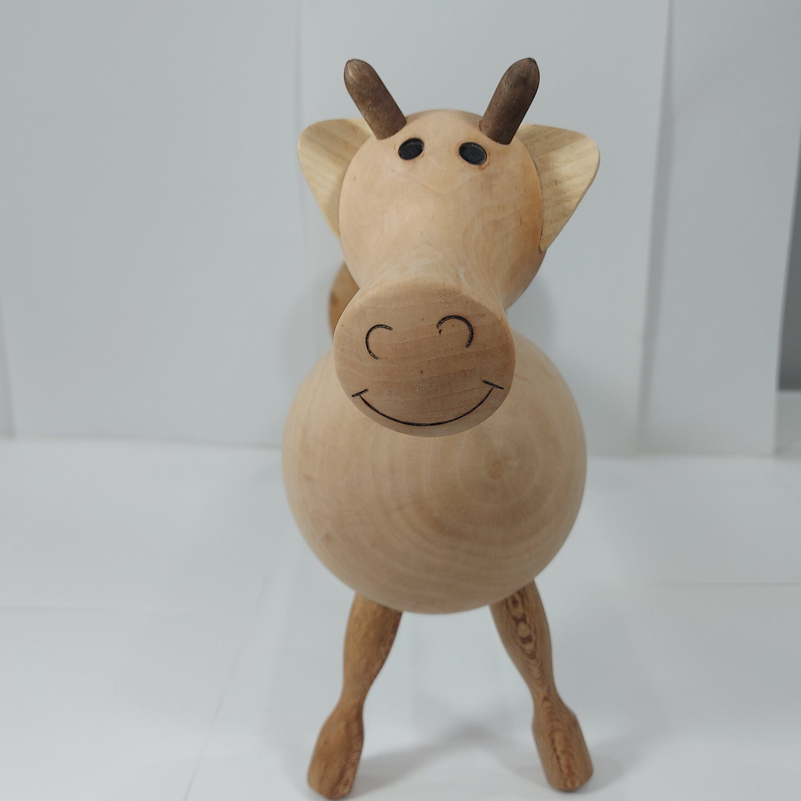 Houten Koe Keukenrolhouder – Decoratief & Functioneel