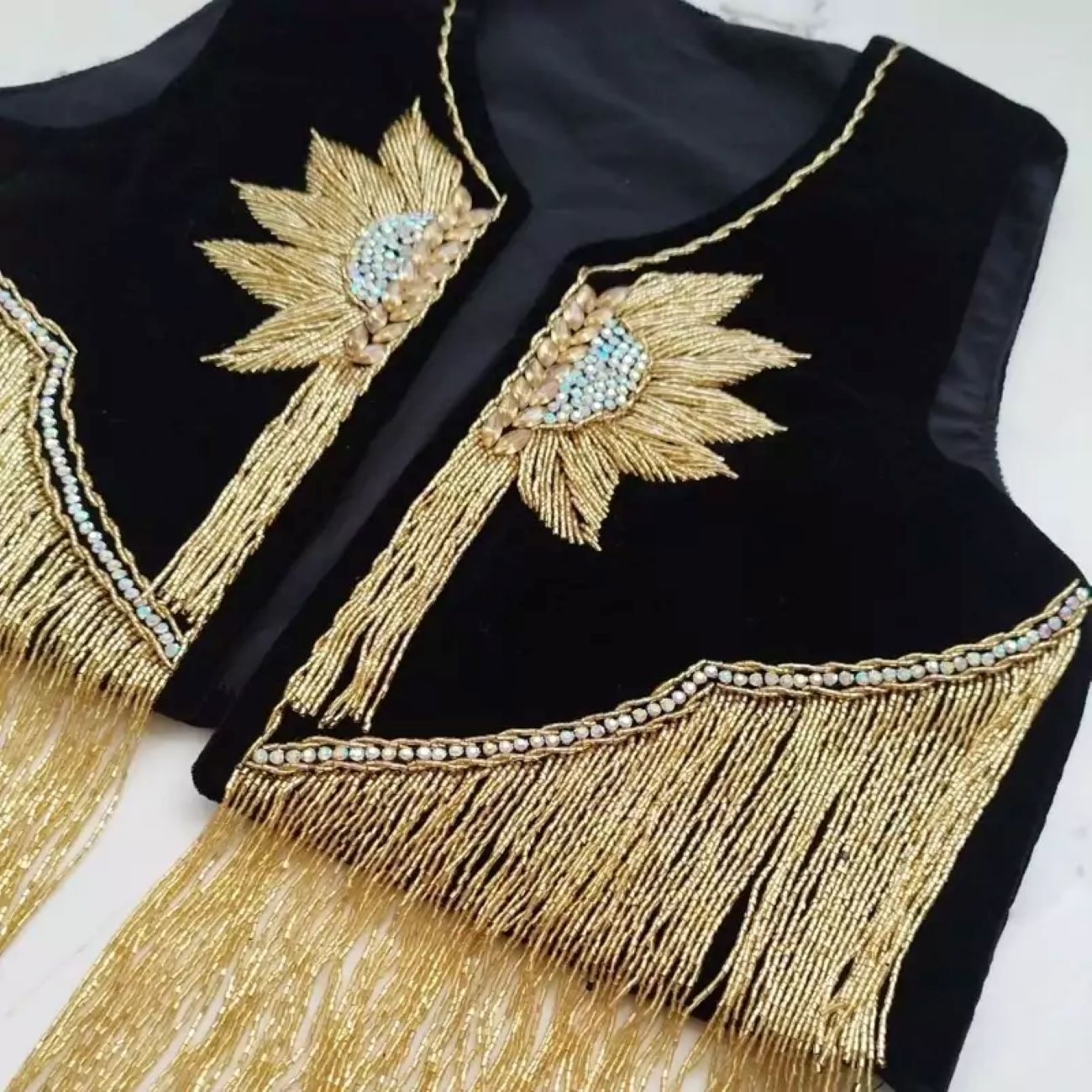 Authentiek Traditioneel Koerdisch Vest – Tijdloze Elegantie en Vakmanschap