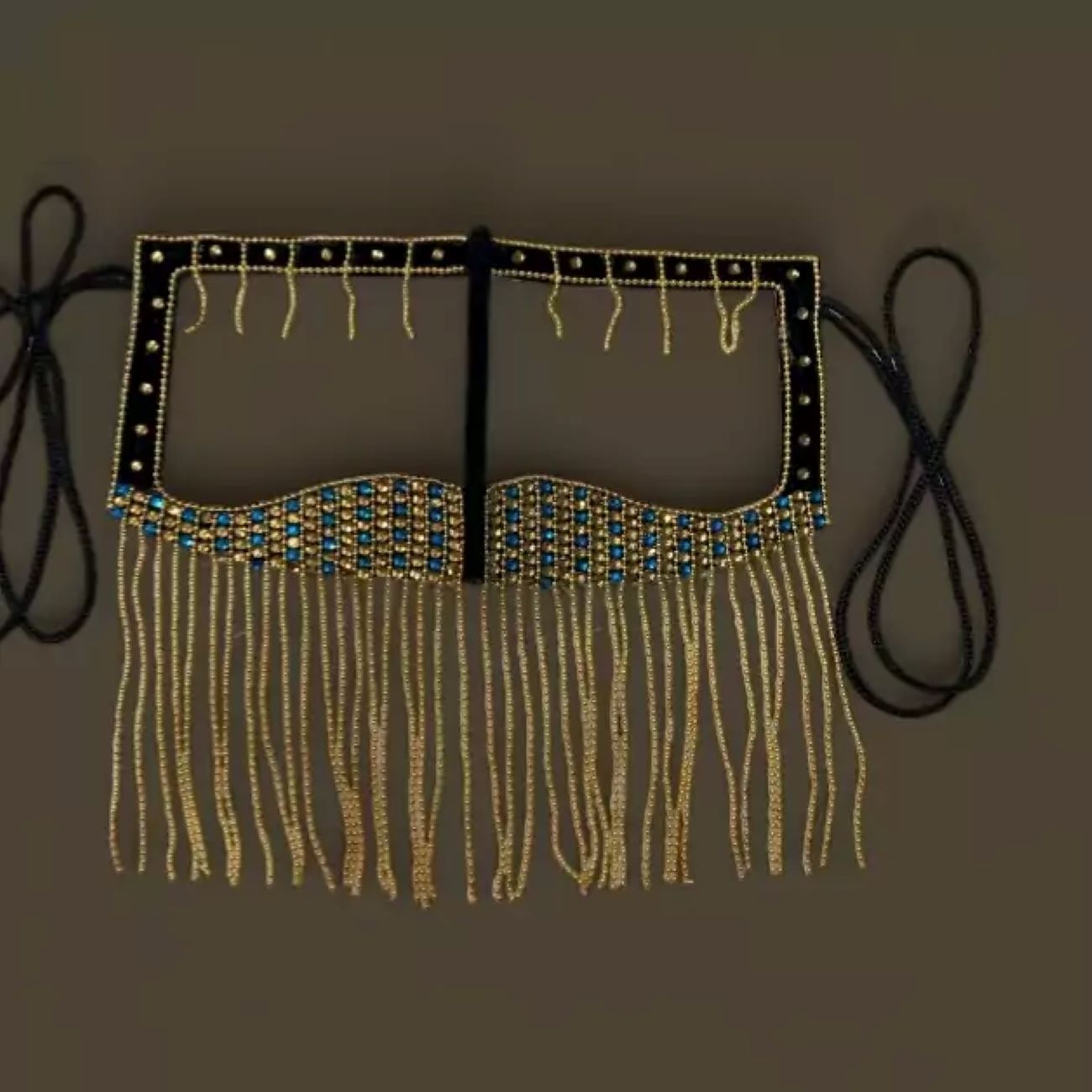 Burka met Strass-steentjes & Ketting Ontwerp – Handgemaakt Traditionele Stijl