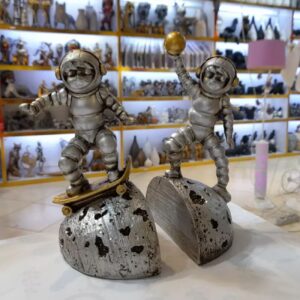 2-Delige Astronauten Beeldjesset Boekensteun – Stijlvol Huisdecor