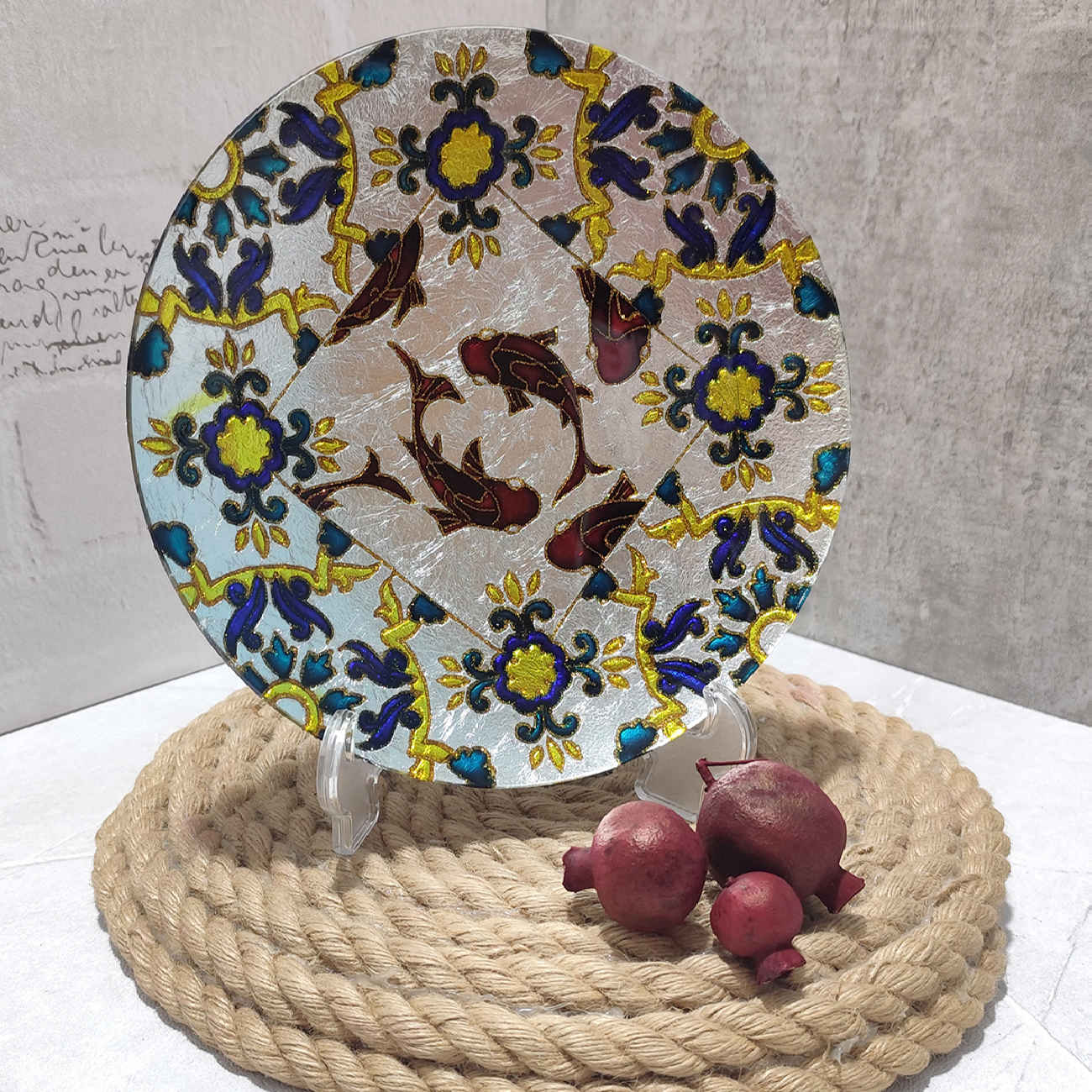 Decoratief Glazen Bord – Handgeschilderd met Glasachtige Kunst & Vijver Ontwerp
