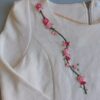 Witte Geborduurde Blouse met Bloemen