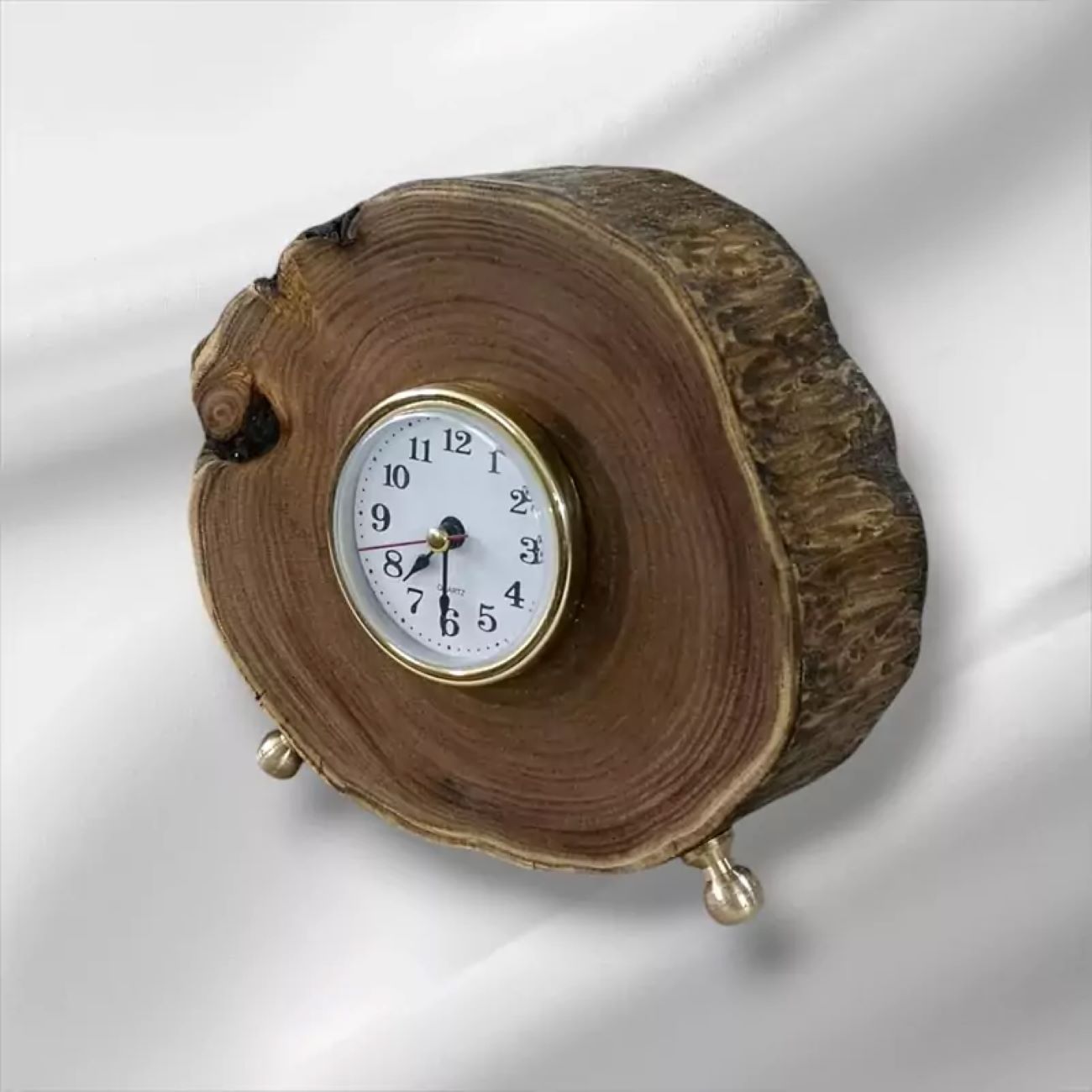 Handgemaakte Rustieke Houten Bureauklok met Messing Basis