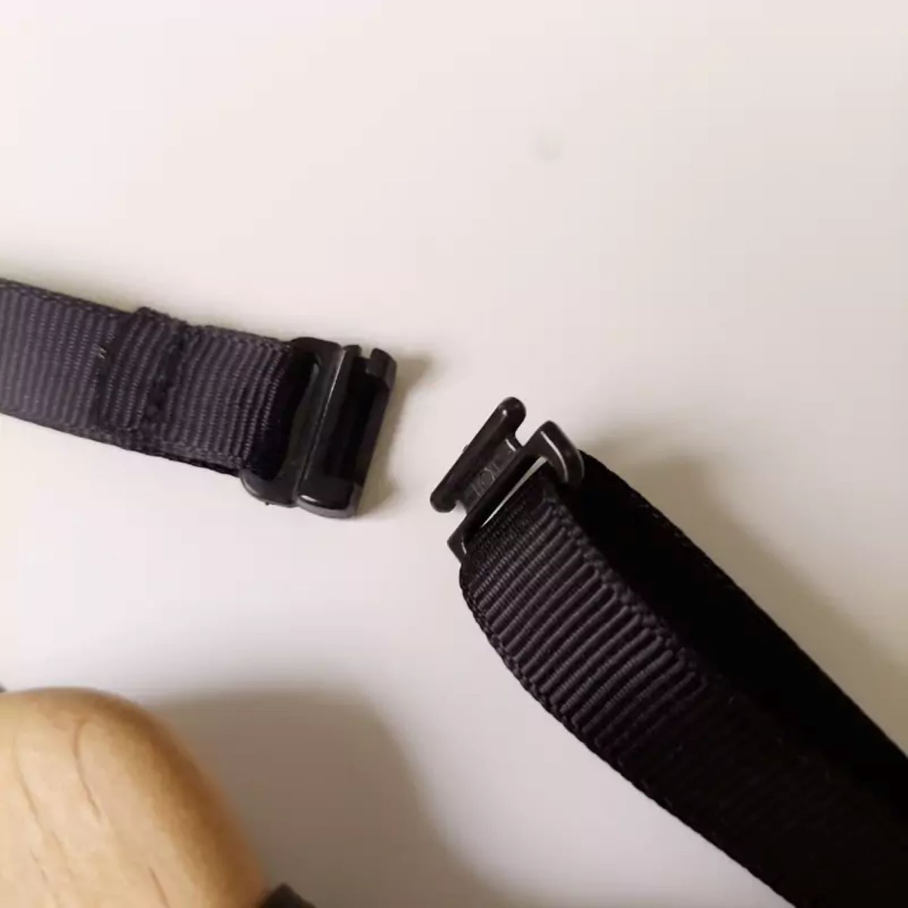Handgemaakte houten vlinderdas – Snor Ontwerp