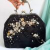 Handgeborduurde Kralen Clutch met Bloemontwerp