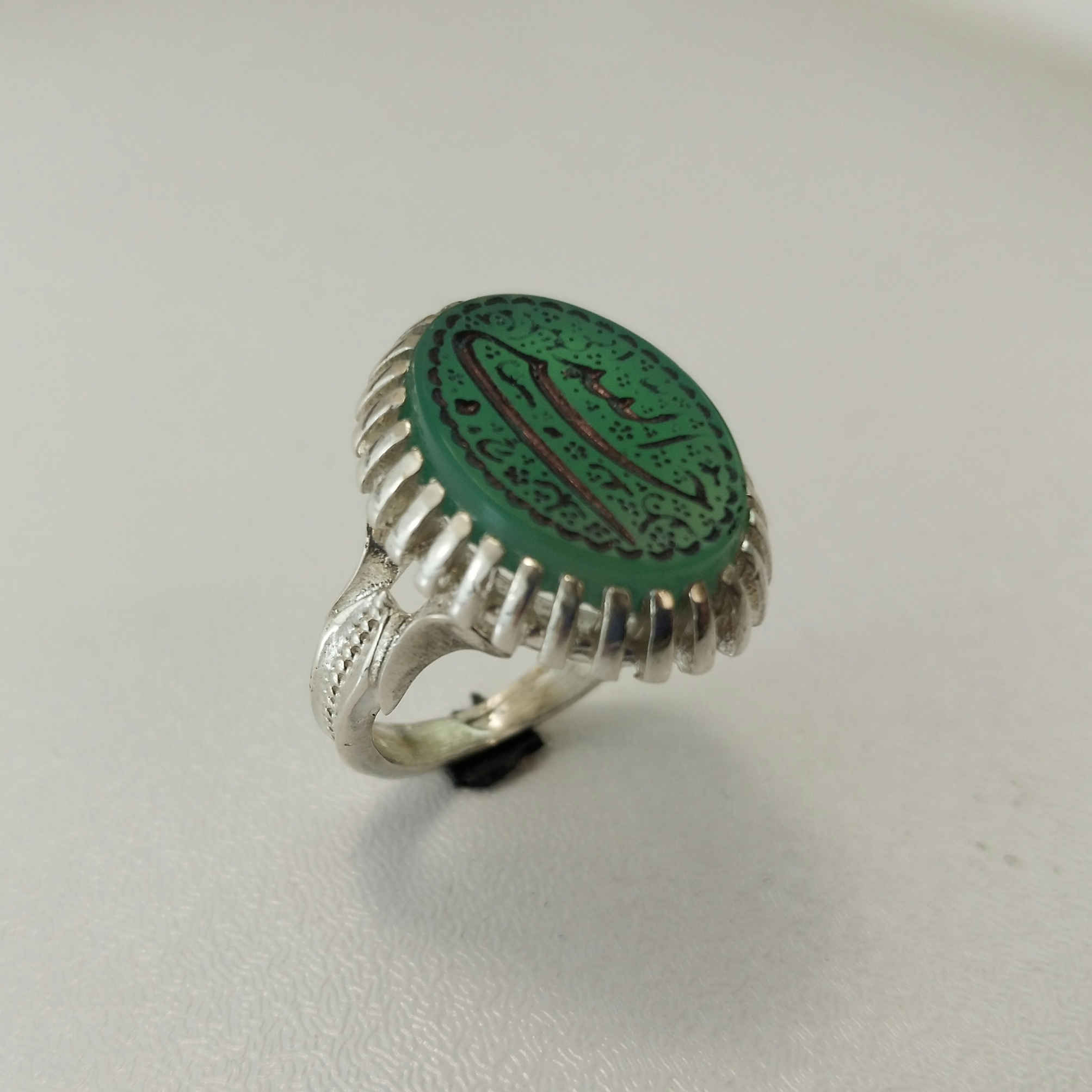 Islamitische Heren Zilveren Ring met Gegraveerde Agaatsteen – Hasbi Allah Ontwerp