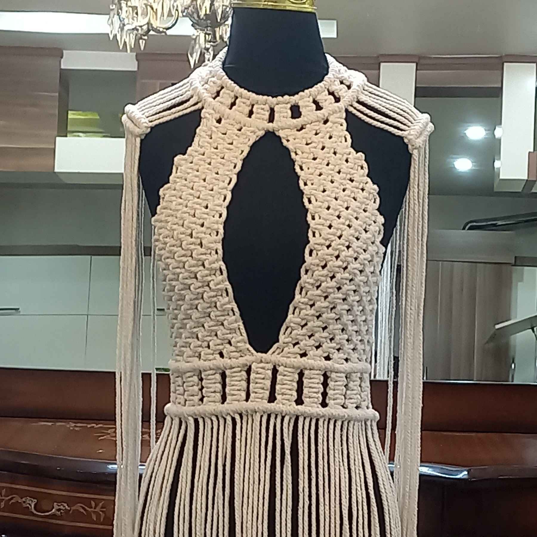Formele Macramé Jurk – Handgeweven Boho Stijl