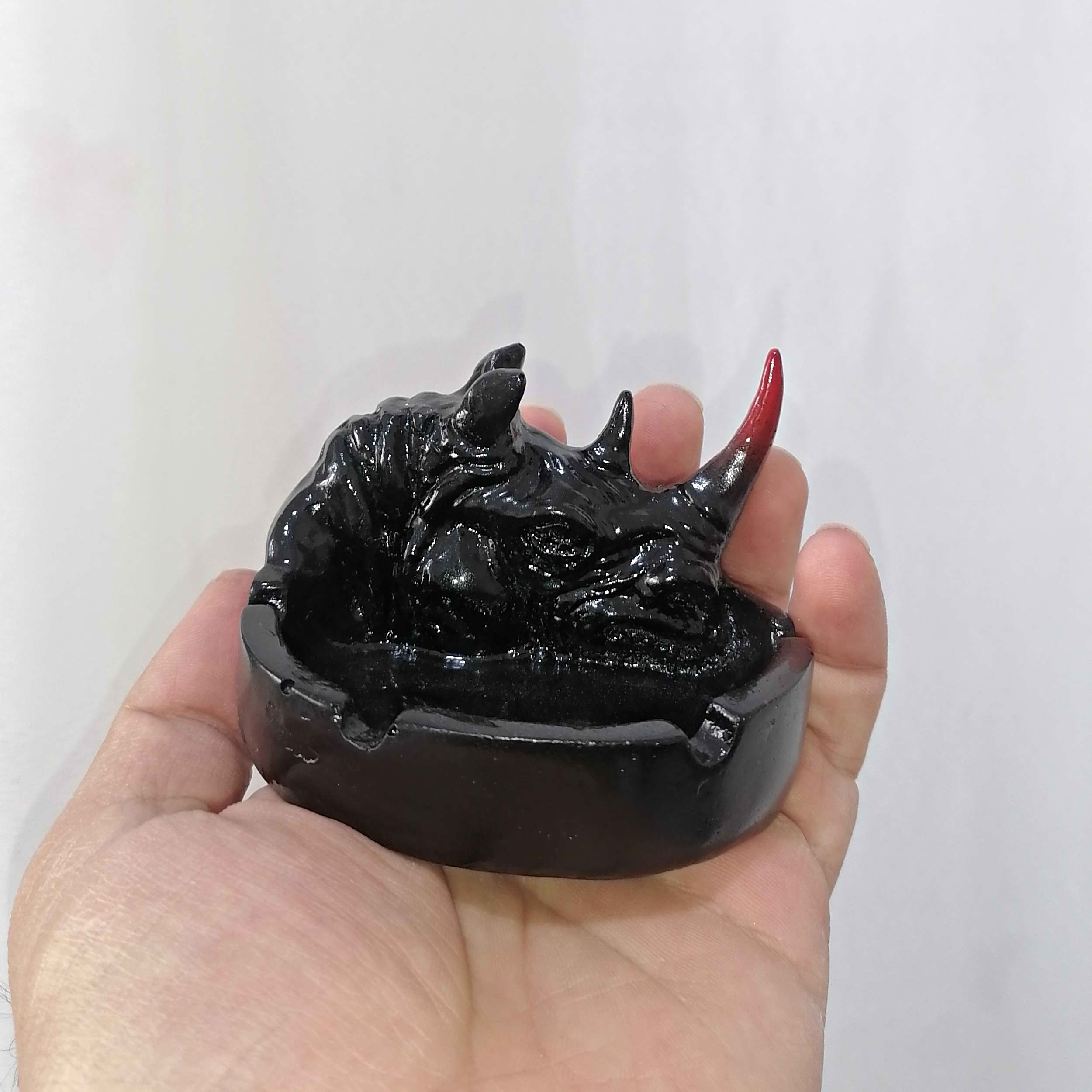 Novelty Asbak Neushoorn – Zwart Beton
