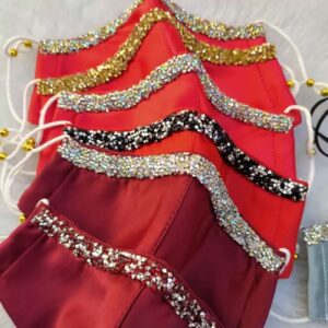Luxe Rood Satijnen Avondmasker met Kristallen