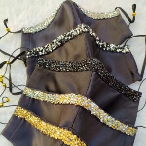 Elegant Zwart Satijnen Gezichtsmasker met Kristallen