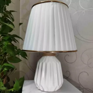 Witte en Gouden Geometrische Keramische Tafellamp