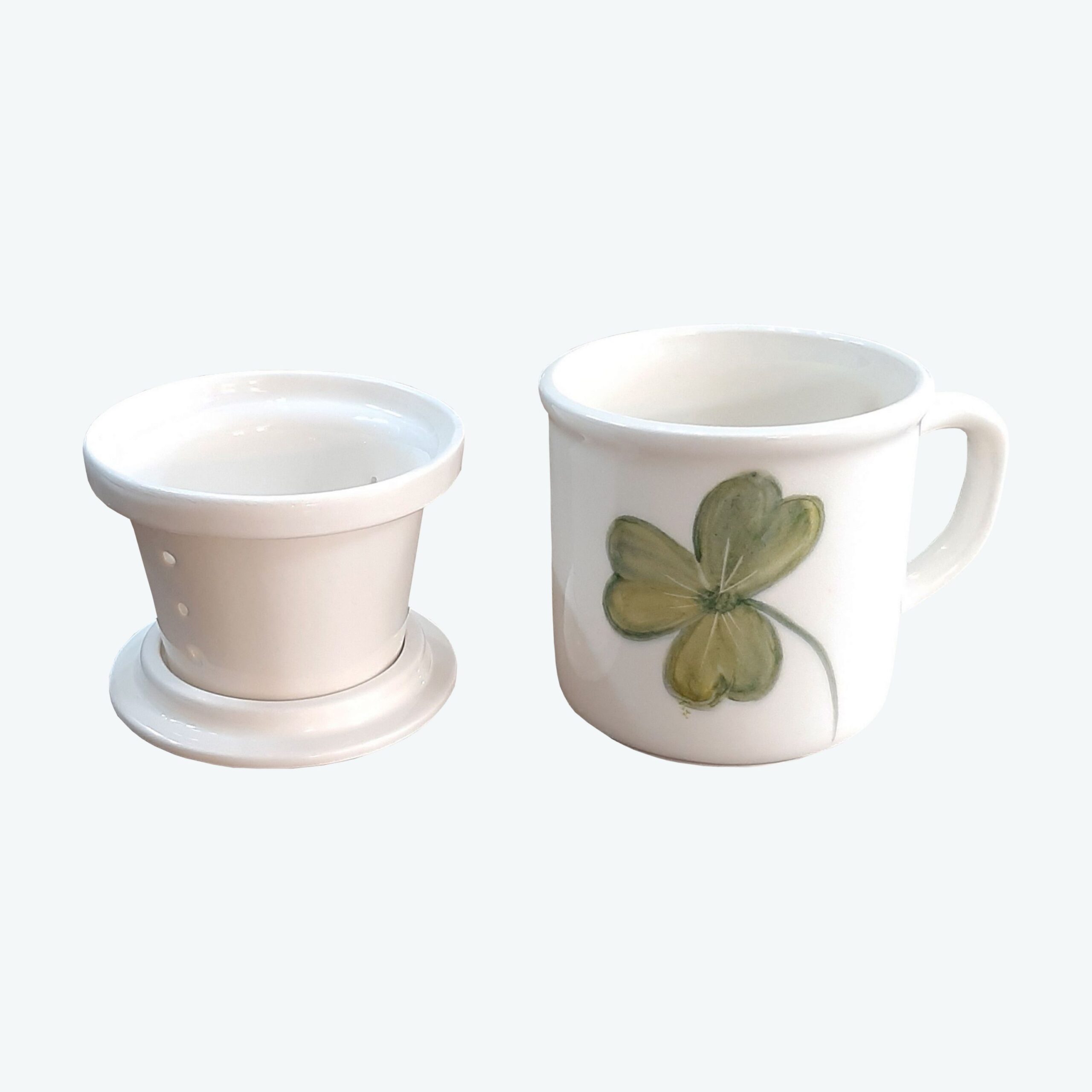 Keramische Thee-infuser Mok met Deksel, Wit met Handbeschilderd Klavertjevier Ontwerp