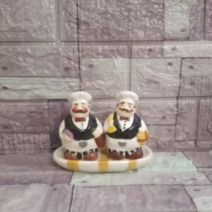 Elegante keramische zout- en peperstrooiers chef model