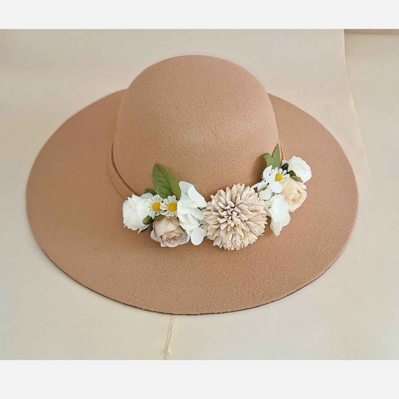 Fedora Chapeau Hoed met Bloemenpatroon – Lichtbruin