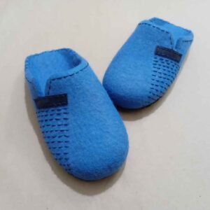 Handgemaakte Blauwe Vilten Pantoffels – Rijgsteek