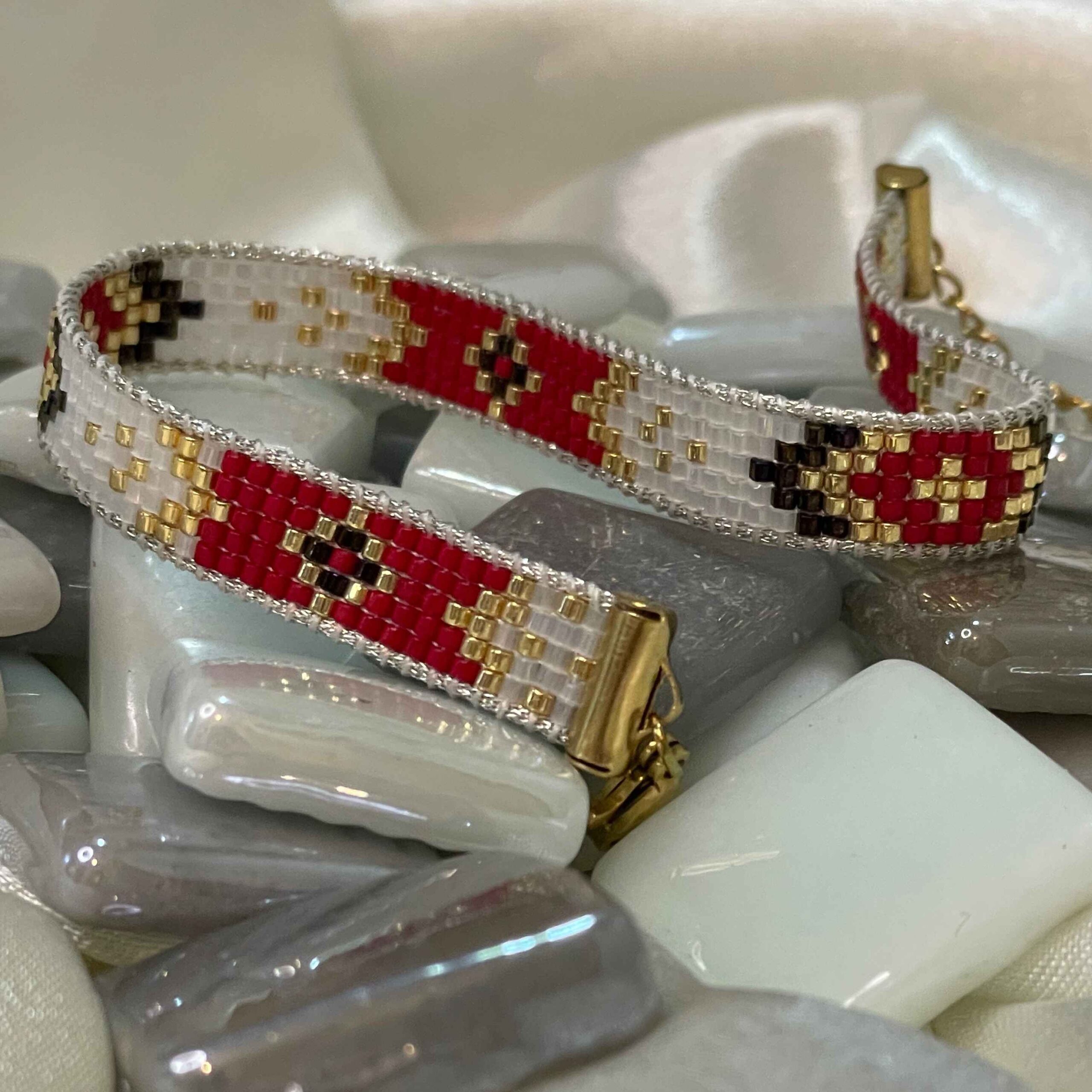 Geweven Stalen Kralenarmband voor Vrouwen – Miyoki Model