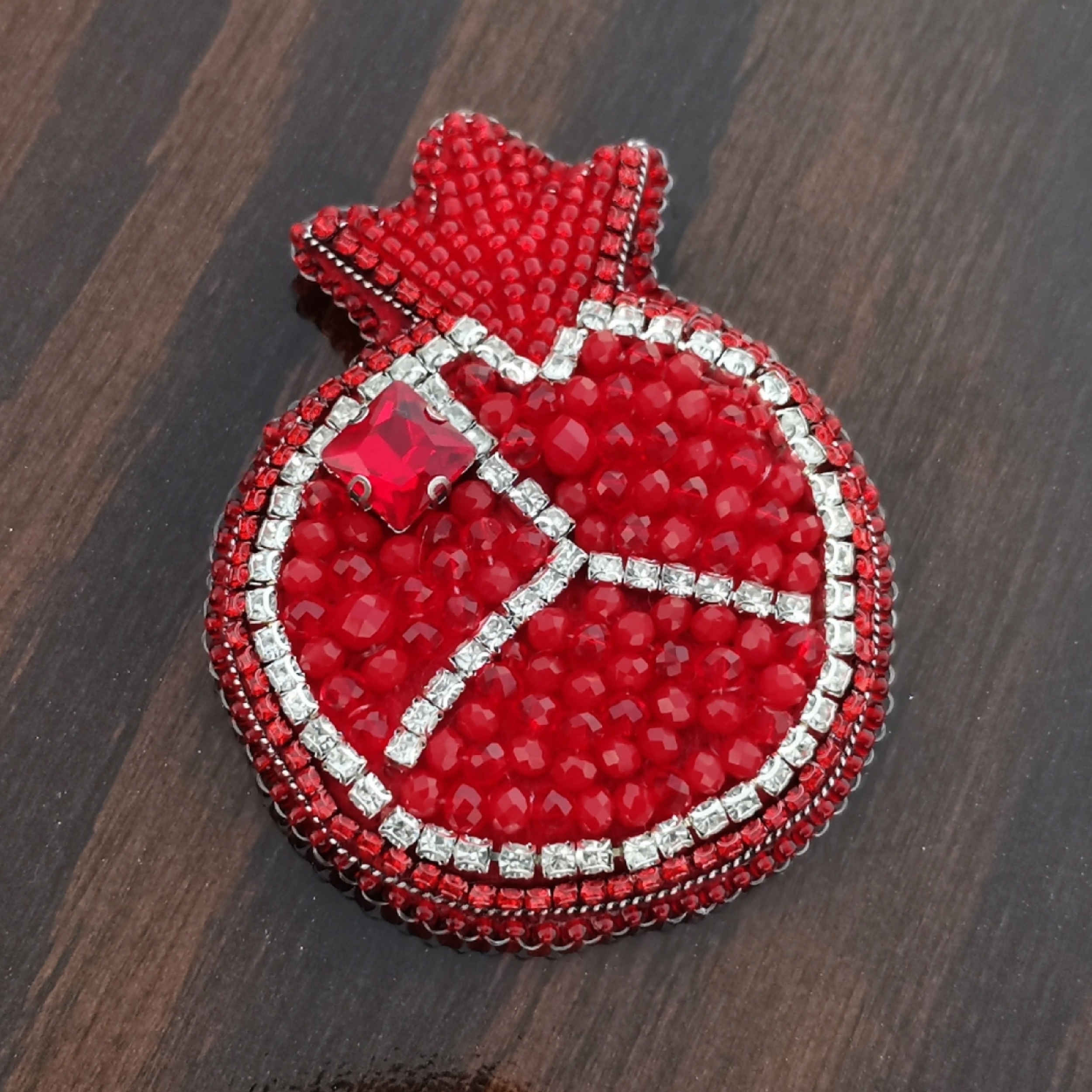 Granaatappel Broche Speld – Kralenaccessoire voor Vrouwen