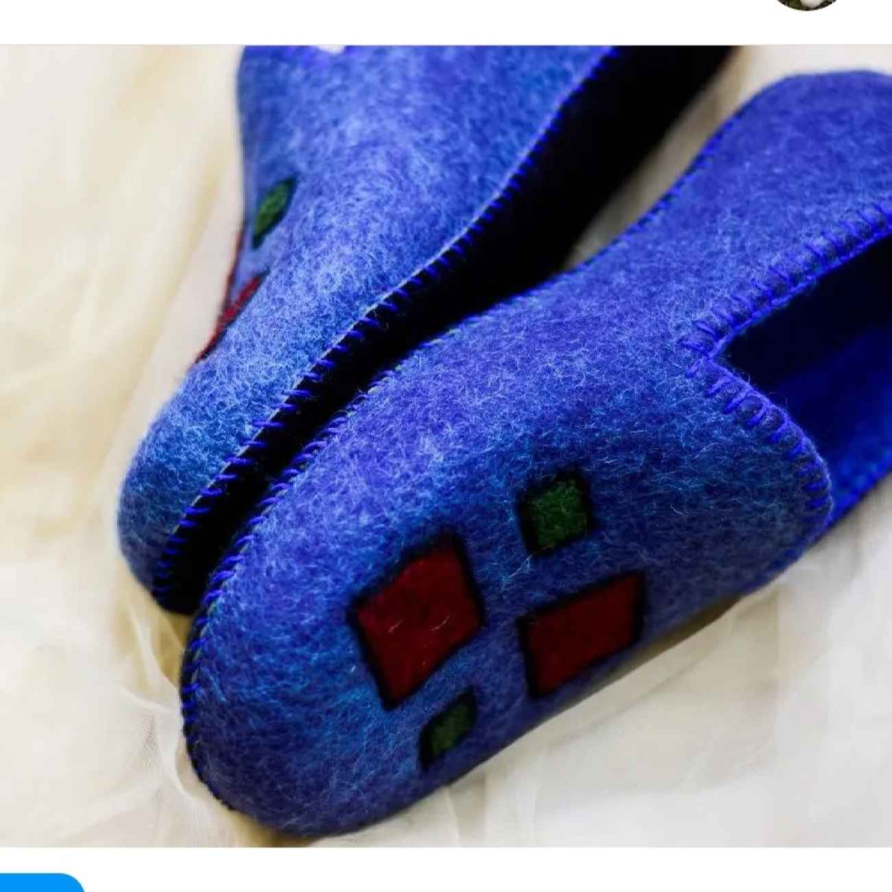 Vilten Pantoffels met Handgemaakt Geometrisch Vierkantpatroon in Blauw