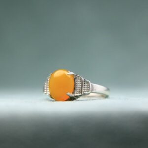 Zilveren Ring met Sharaf al-Shams Script – Geel Agaat