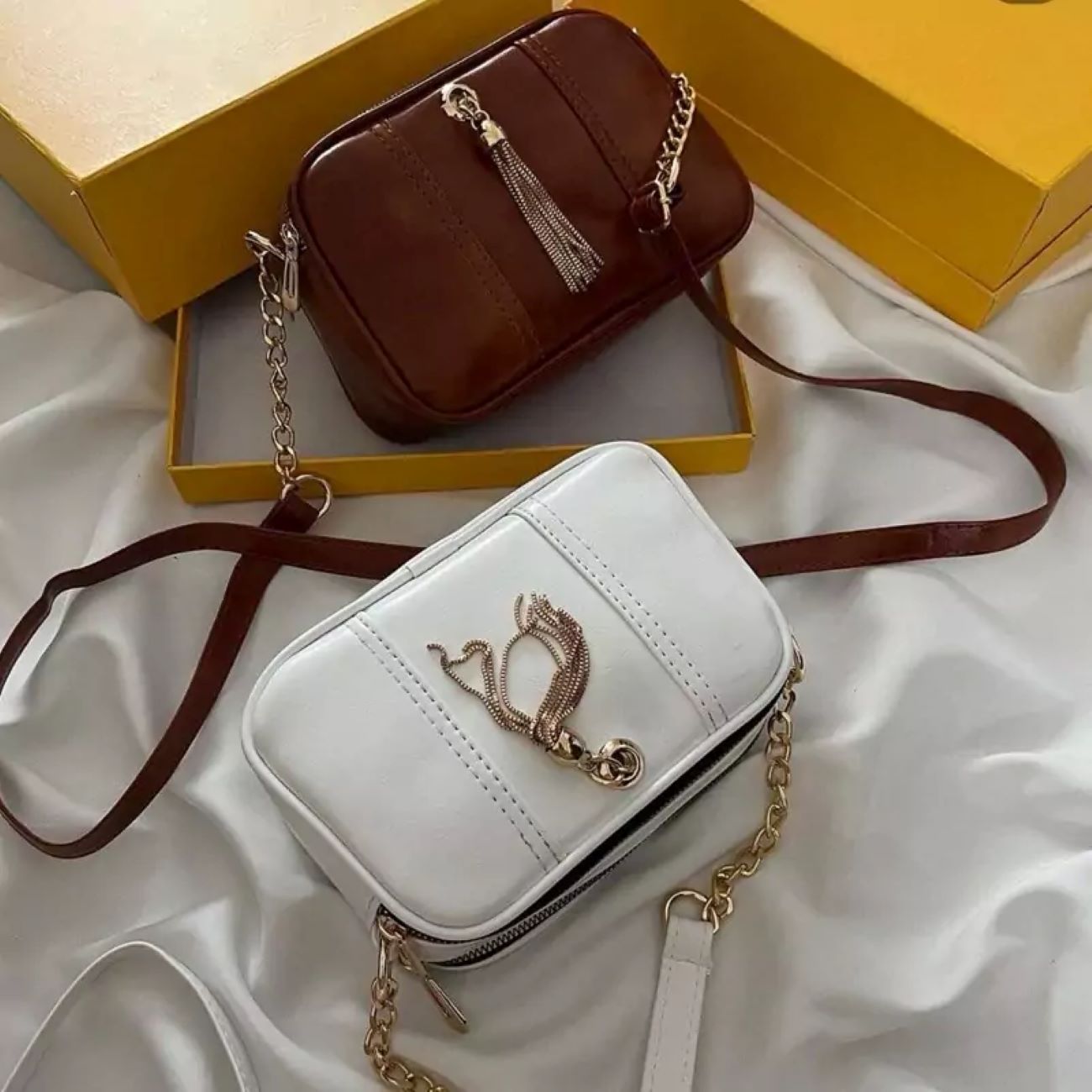 Stijlvolle leren crossbody tas met kettingriem voor moeiteloze elegantie